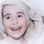 Hvordan kan jeg bedst opbevare mit strandhåndklæde efter brug?